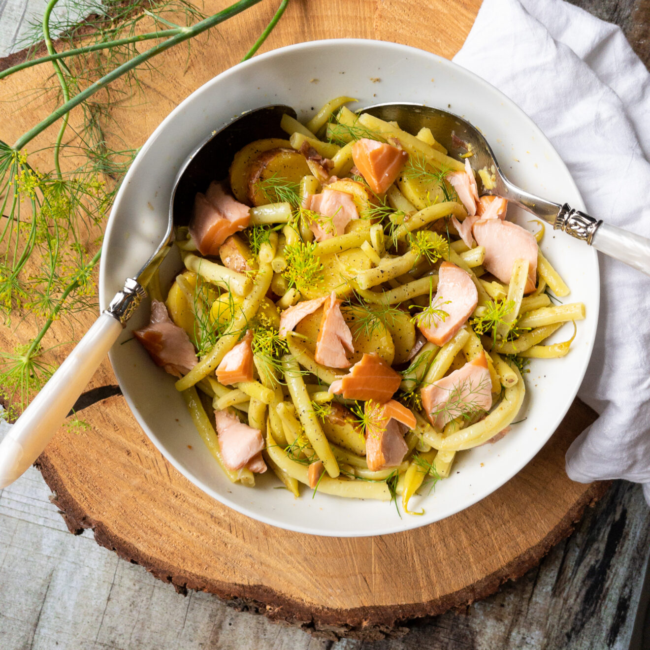 Wachsbohnen-Kartoffelsalat mit Dillblüten und Stremellachs - ODETTE KOCHT