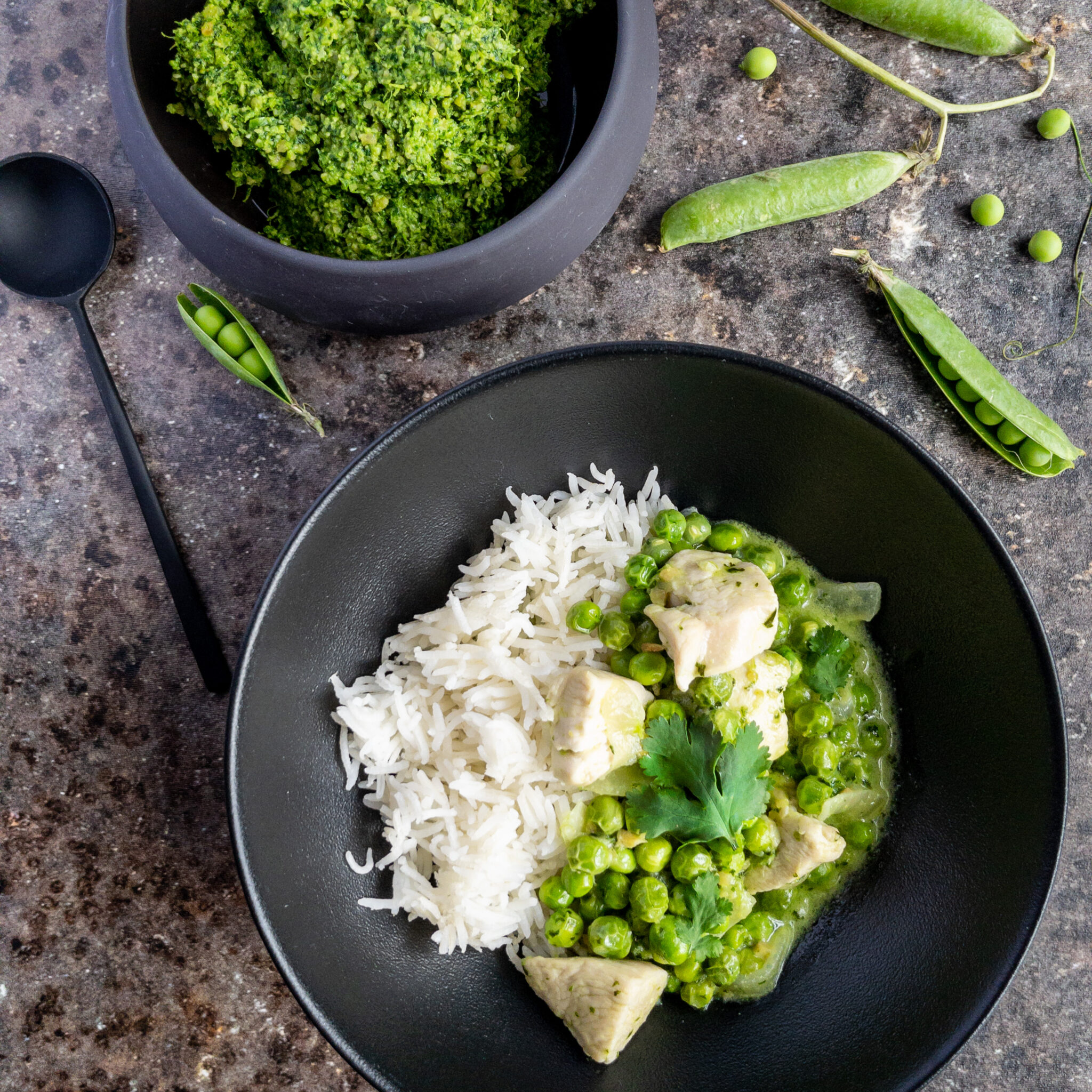 Grüne-Erbsen-Curry mit Huhn und Koriander-Chutney - ODETTE KOCHT